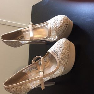 Lace high heel platform